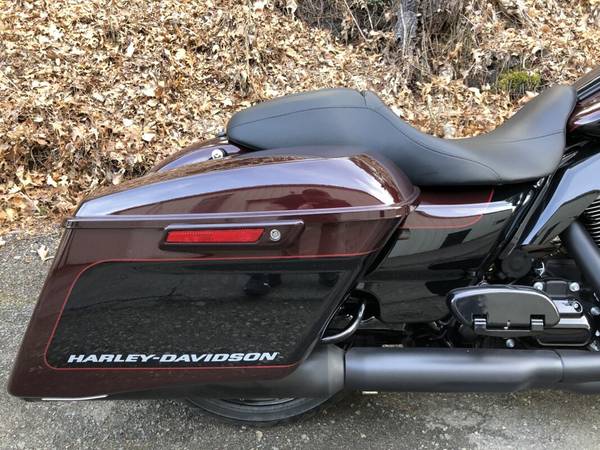 2022 Harley-Davidson, dovoz USA — foto 3 z 11