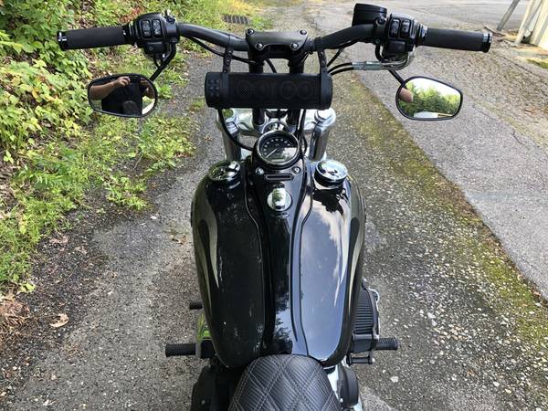 2017 Harley-Davidson, černá, dovoz USA — foto 5 z 11