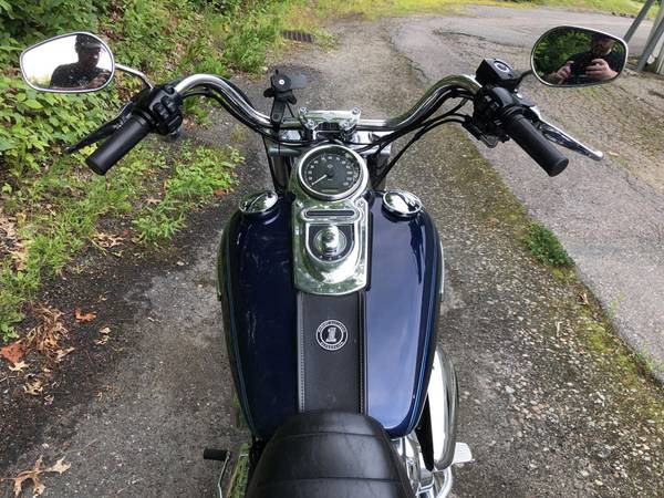 2012 Harley-Davidson, modrá, dovoz USA — foto 5 z 11