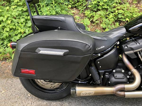 2019 Harley-Davidson, černá, dovoz USA — foto 3 z 11