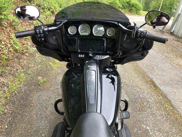 2022 Harley-Davidson, černá, dovoz USA — foto 5 z 11