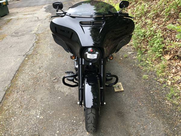 2022 Harley-Davidson, černá, dovoz USA — foto 7 z 11