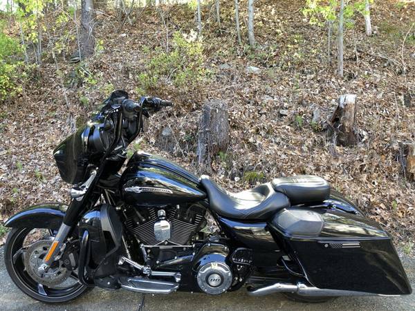 2016 Harley-Davidson, dovoz USA — foto 8 z 11
