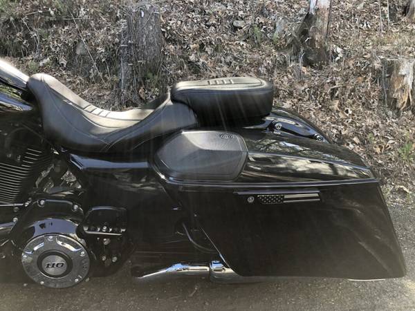 2016 Harley-Davidson, dovoz USA — foto 9 z 11