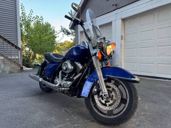 2011 Harley-Davidson, dovoz USA — foto 4 z 7