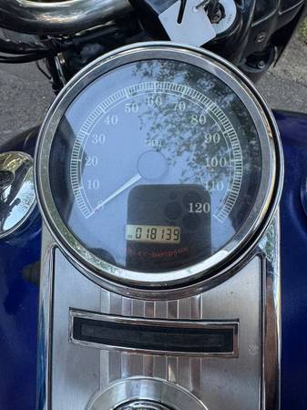 2011 Harley-Davidson, dovoz USA — foto 7 z 7