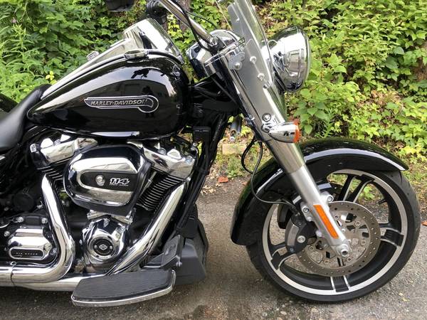 2020 Harley-Davidson, černá, dovoz USA — foto 2 z 11