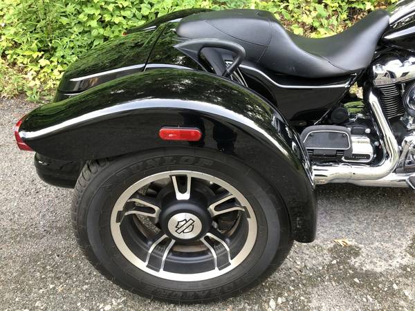 2020 Harley-Davidson, černá, dovoz USA — foto 3 z 11