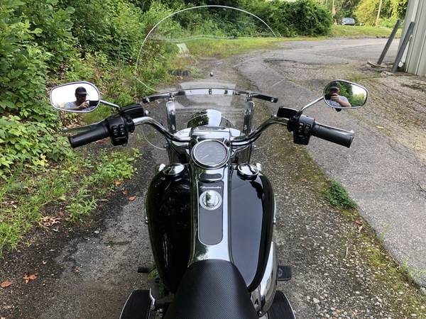 2020 Harley-Davidson, černá, dovoz USA — foto 5 z 11