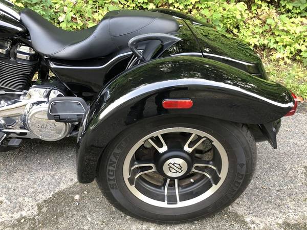 2020 Harley-Davidson, černá, dovoz USA — foto 9 z 11