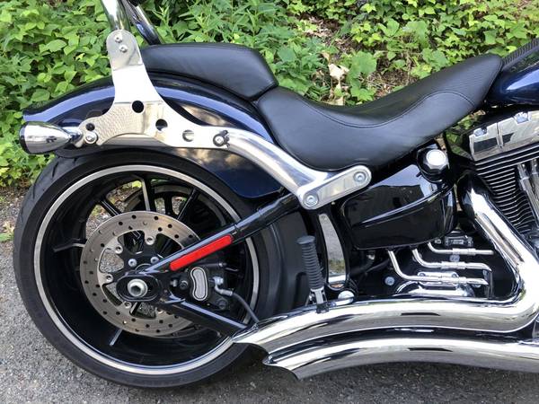 2013 Harley-Davidson, modrá, dovoz USA — foto 3 z 11
