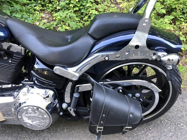 2013 Harley-Davidson, modrá, dovoz USA — foto 9 z 11
