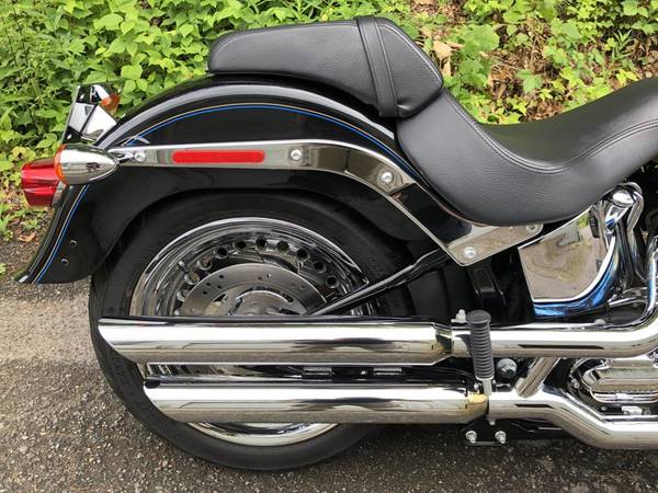 2013 Harley-Davidson, dovoz USA — foto 3 z 11