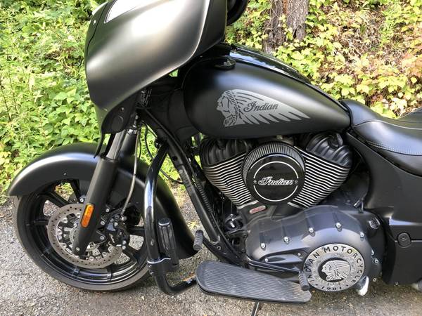 2018 Indian, černá, dovoz USA — foto 10 z 11