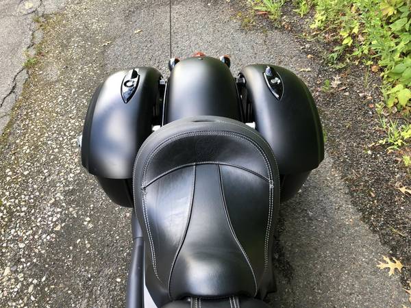 2018 Indian, černá, dovoz USA — foto 6 z 11