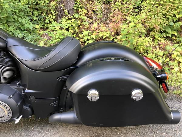 2018 Indian, černá, dovoz USA — foto 9 z 11