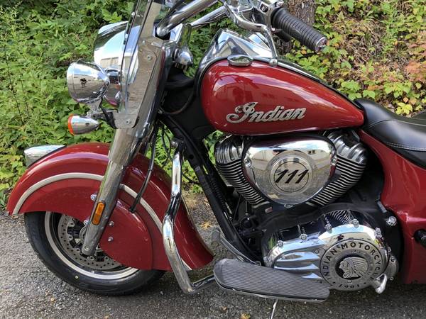 2017 Indian, červená, dovoz USA — foto 10 z 11