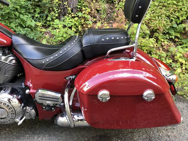 2017 Indian, červená, dovoz USA — foto 9 z 11