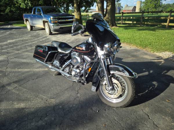 2001 Harley-Davidson, dovoz USA — foto 2 z 10
