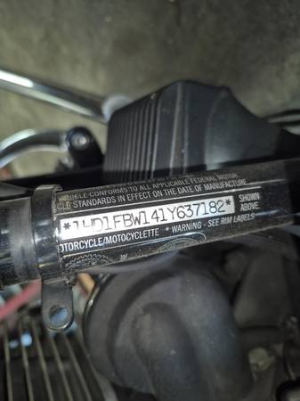 2001 Harley-Davidson, dovoz USA — foto 9 z 10