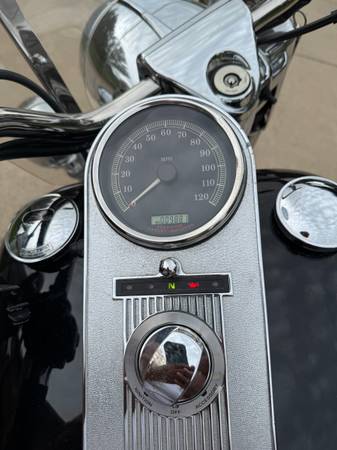 2004 Harley-Davidson, dovoz USA — foto 2 z 5