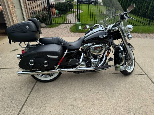 2004 Harley-Davidson, dovoz USA — foto 3 z 5