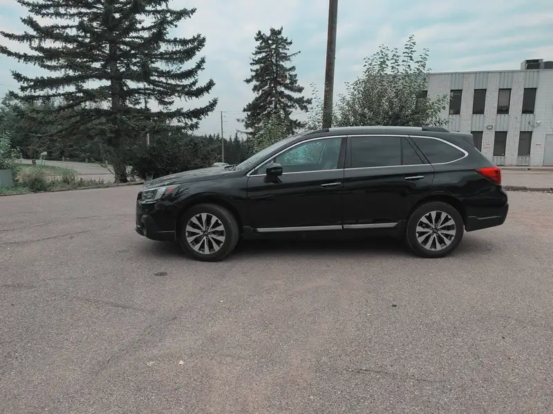 2018 Subaru Outback Premier Tech Pkg, černá, 110 110 km, dovoz Kanada — foto 11 z 12