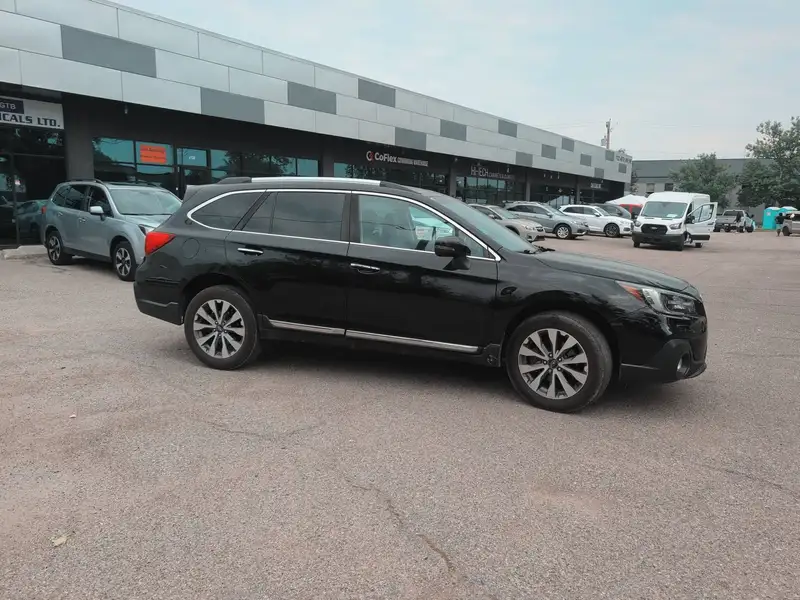 2018 Subaru Outback Premier Tech Pkg, černá, 110 110 km, dovoz Kanada — foto 6 z 12