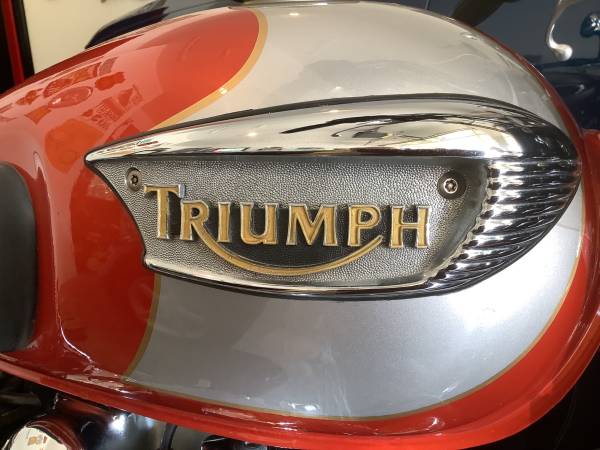 Triumph, dovoz USA — foto 2 z 12