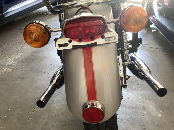 Triumph, dovoz USA — foto 6 z 12