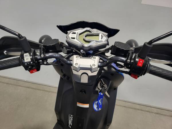 2025, dovoz USA — foto 10 z 11