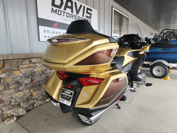 2025 Harley-Davidson, zlatá, dovoz USA — foto 5 z 12