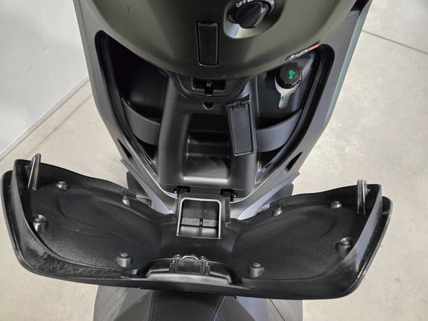 2027, dovoz USA — foto 12 z 12