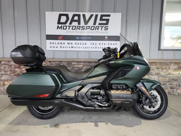2024 Harley-Davidson, zlatá, dovoz USA — foto 2 z 12