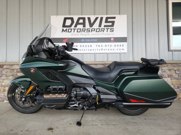 2024 Harley-Davidson, zlatá, dovoz USA — foto 3 z 12