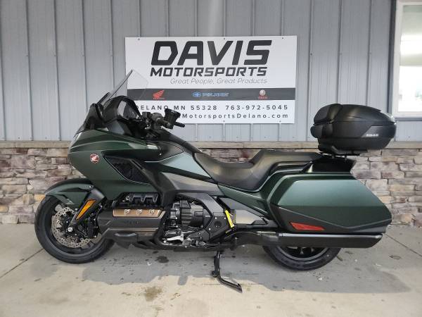 2024 Harley-Davidson, zlatá, dovoz USA — foto 4 z 12