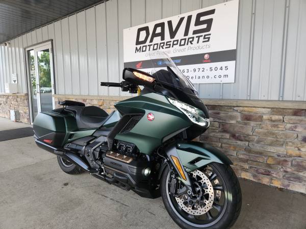 2024 Harley-Davidson, zlatá, dovoz USA — foto 5 z 12