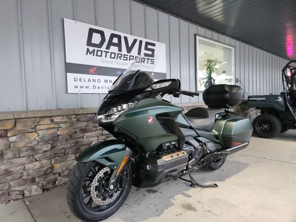 2024 Harley-Davidson, zlatá, dovoz USA — foto 7 z 12