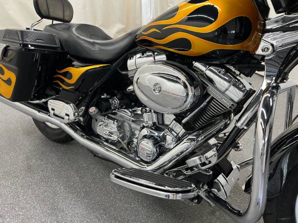 2004 Harley-Davidson, dovoz USA — foto 9 z 10