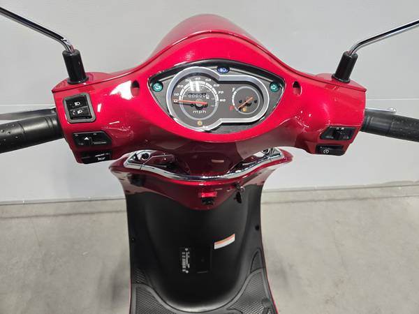 2025, dovoz USA — foto 10 z 11