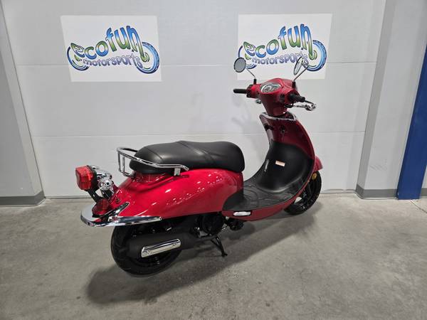 2025, dovoz USA — foto 7 z 11