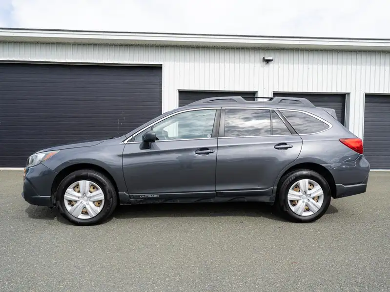 2019 Subaru Outback Base, šedá, 182 744 km, dovoz Kanada — foto 3 z 12