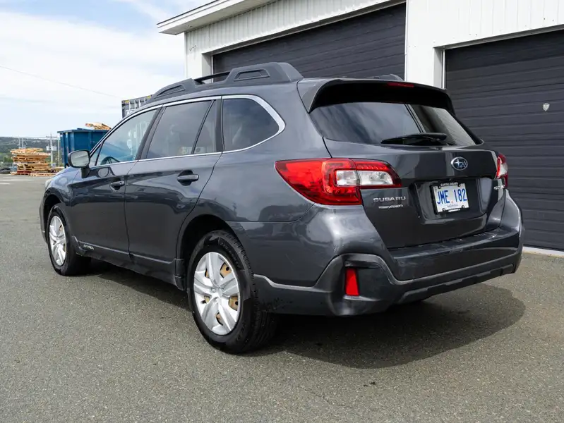 2019 Subaru Outback Base, šedá, 182 744 km, dovoz Kanada — foto 4 z 12