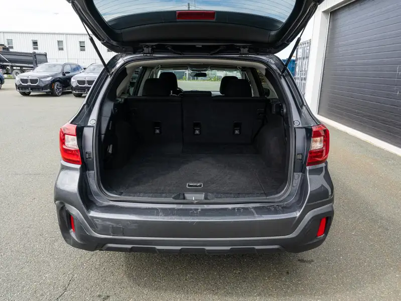 2019 Subaru Outback Base, šedá, 182 744 km, dovoz Kanada — foto 6 z 12