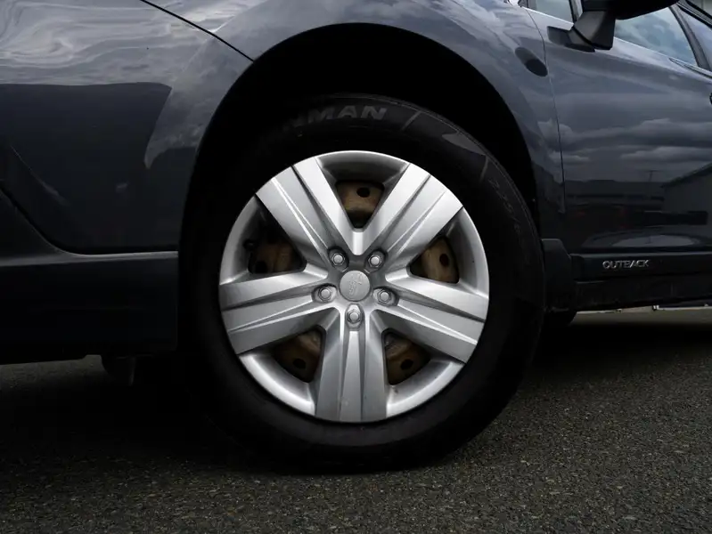 2019 Subaru Outback Base, šedá, 182 744 km, dovoz Kanada — foto 7 z 12