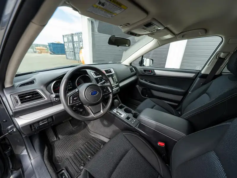 2019 Subaru Outback Base, šedá, 182 744 km, dovoz Kanada — foto 8 z 12