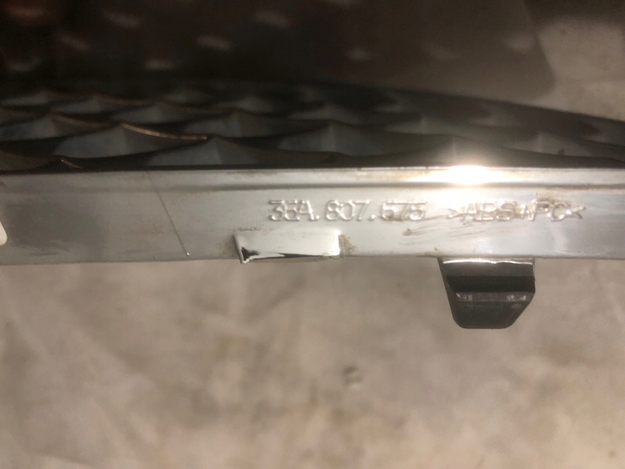 BENTLEY BENTAYGA Kratka nárazníku pravá atrapa přední 36A807648 originál, Skladem v EU — foto 8 z 9