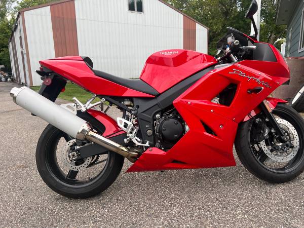2004 Triumph, dovoz USA — foto 2 z 11