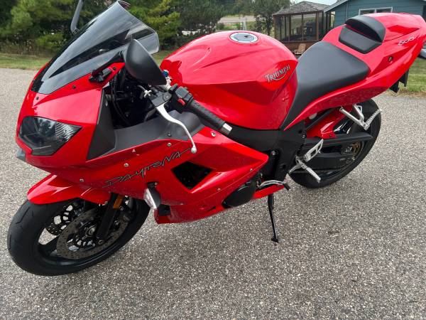 2004 Triumph, dovoz USA — foto 4 z 11