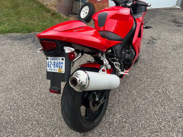 2004 Triumph, dovoz USA — foto 5 z 11